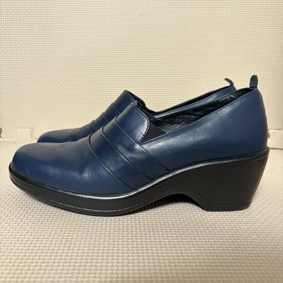 Dansko Shoes - Dansko Womens Blue Leather Aubrey Pleated Slip-on Clogs Shoes EU 41/US 10.5 Work